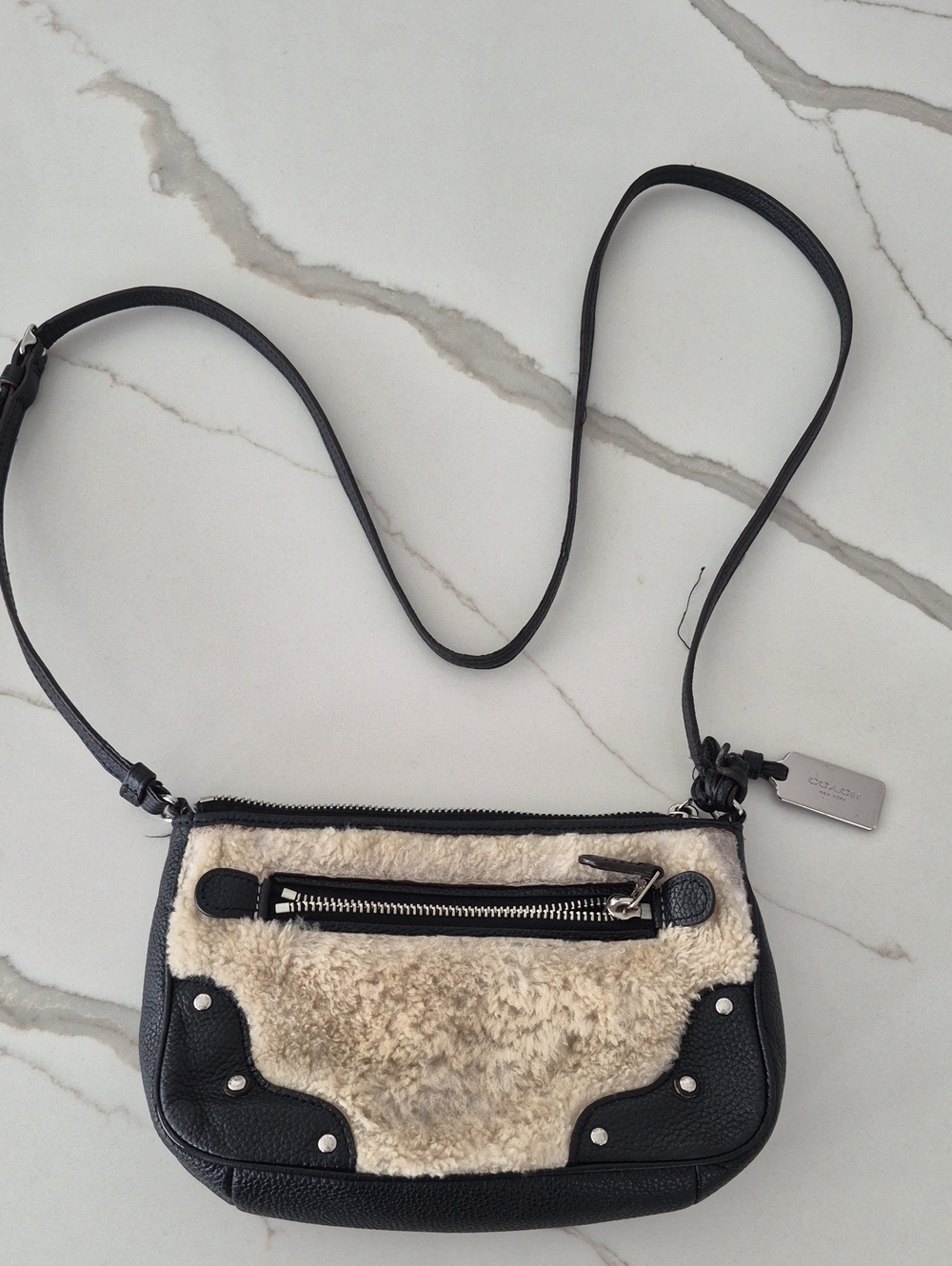 COACH PEBBLED LEATHER N SHEARLING ADJUSTABLE STRAP POCHETTE EUC
